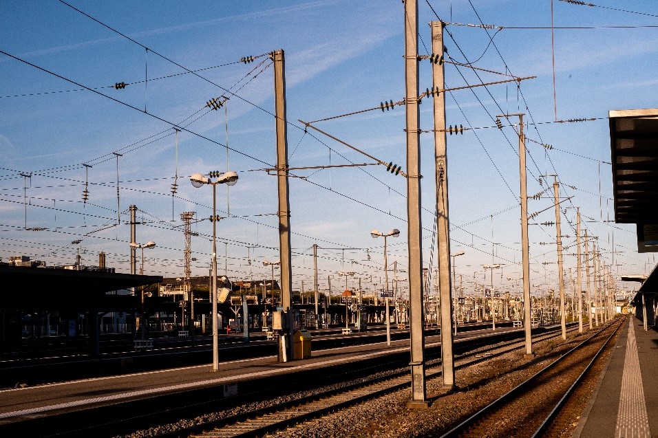 A high-voltage photovoltaic system for railways | INES - Institut ...