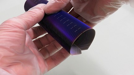 Ultra-thin heterojunction photovoltaic cells for space